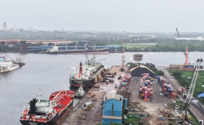 Russian oil tanker arrives at New Mangalore Port